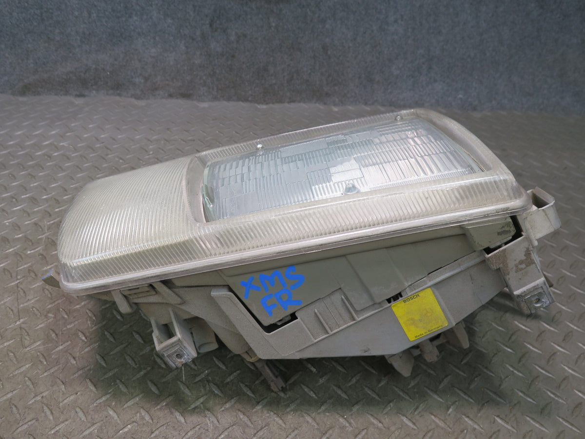 86-91 Mercedes W126 560SEL Front Right Halogen Headlight Lamp Damaged