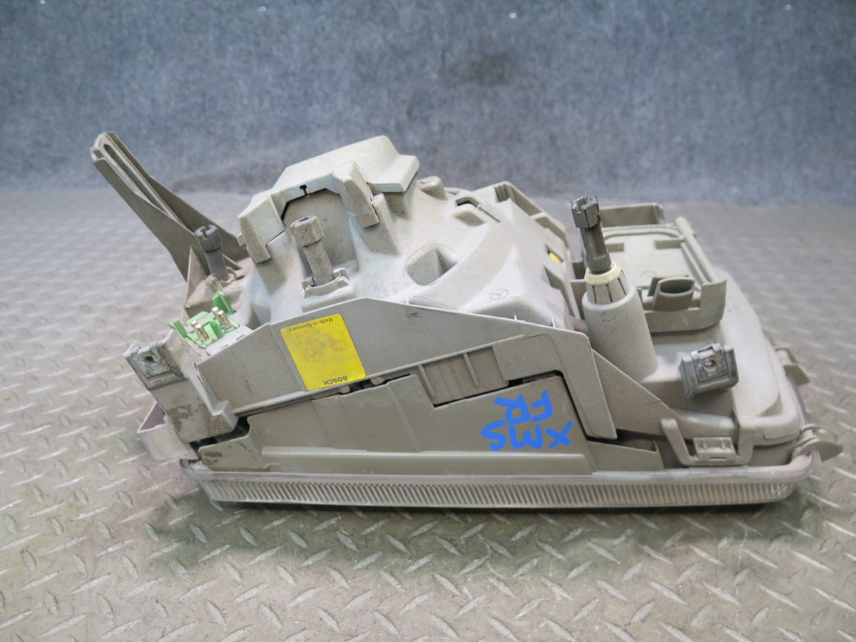86-91 Mercedes W126 560SEL Front Right Halogen Headlight Lamp Damaged