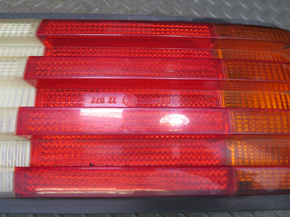 86-91 Mercedes W126 560SEL Set of 2 Rear Left & Right Tail Light Lamp OEM
