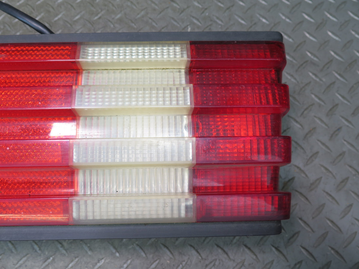86-91 Mercedes W126 560SEL Set of 2 Rear Left & Right Tail Light Lamp OEM