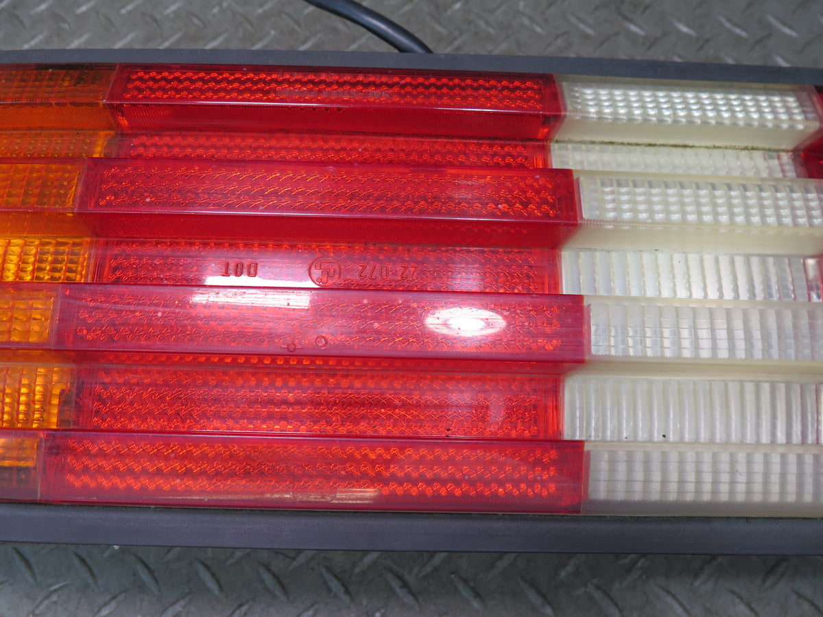 86-91 Mercedes W126 560SEL Set of 2 Rear Left & Right Tail Light Lamp OEM