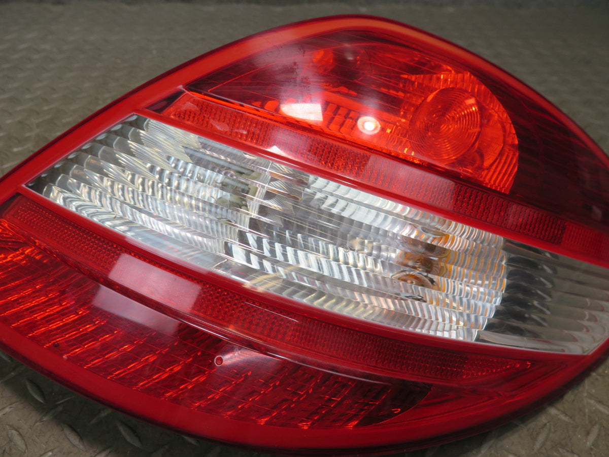 05-08 Mercedes R171 Slk-class Rear Right Tail Light Lamp OEM