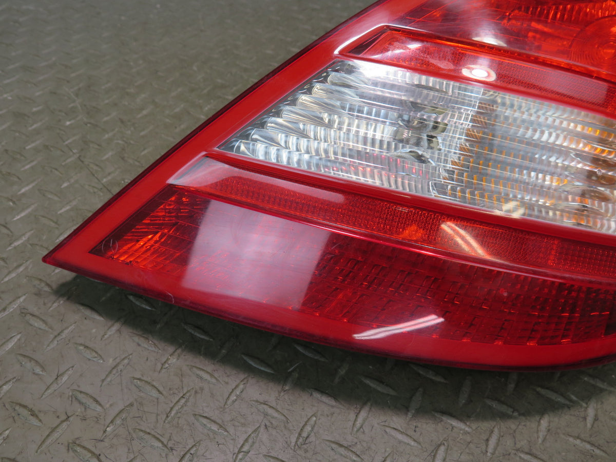 05-08 Mercedes R171 Slk-class Rear Right Tail Light Lamp OEM