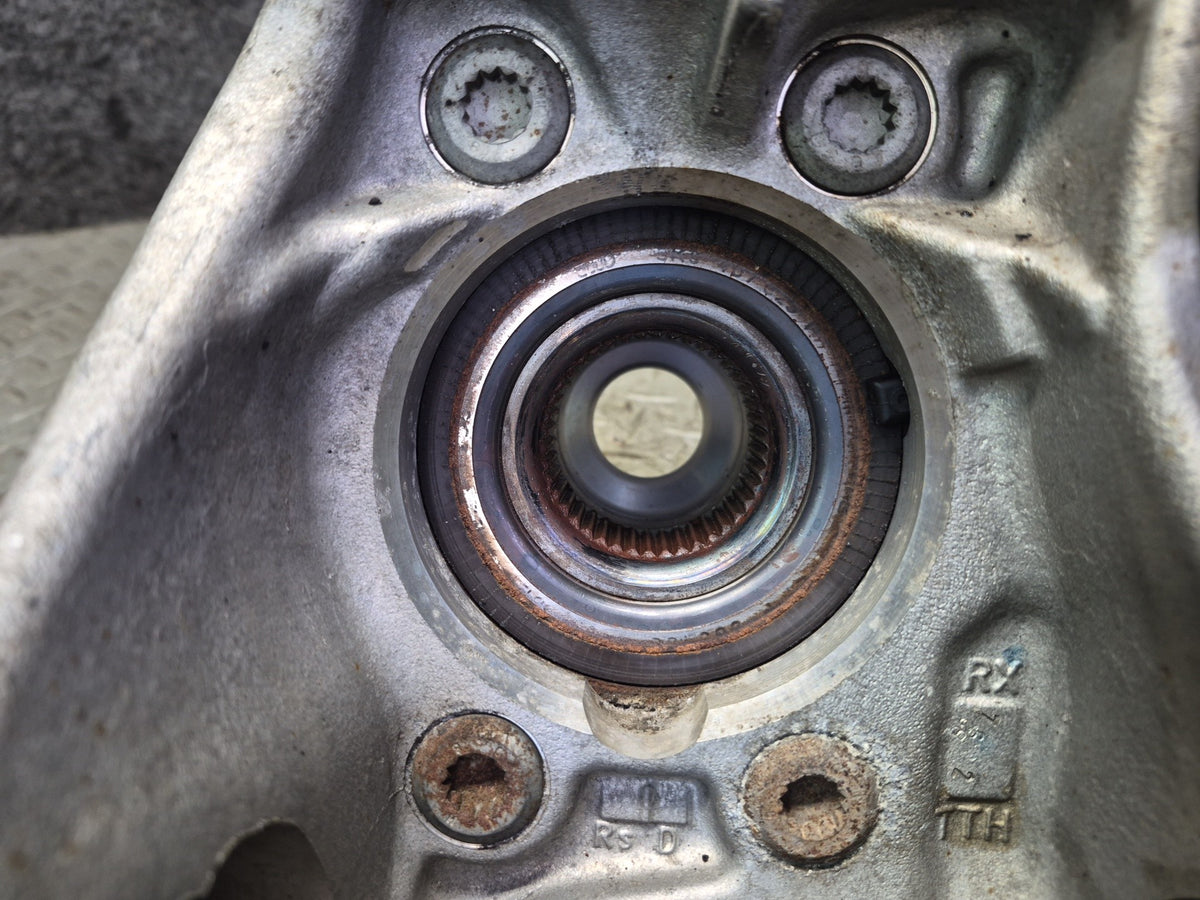 2015-2018 Porsche Macan AWD Rear Left Side Spindle Knuckle Wheel Hub Bearing