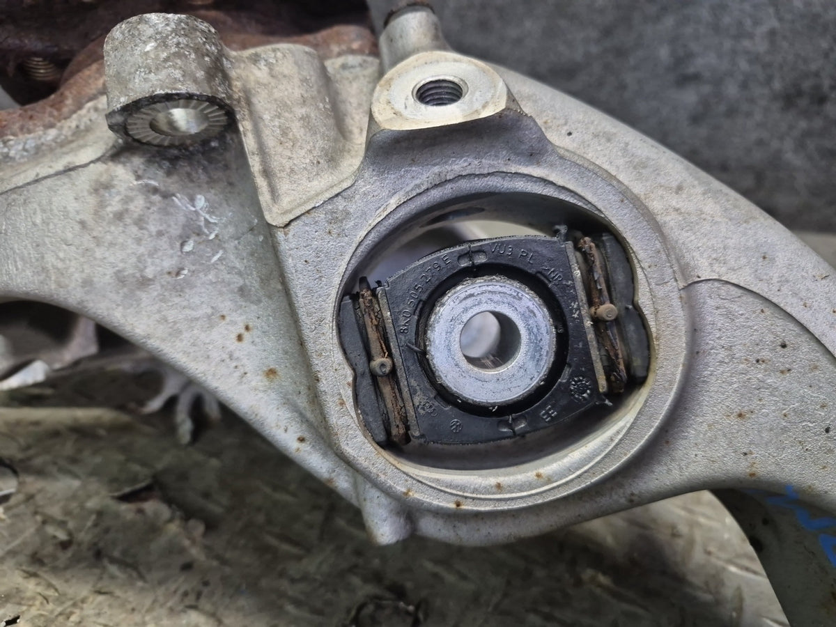 2015-2018 Porsche Macan AWD Rear Right Side Spindle Knuckle Wheel Hub Bearing