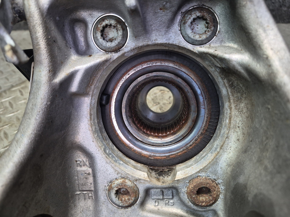 2015-2018 Porsche Macan AWD Rear Right Side Spindle Knuckle Wheel Hub Bearing