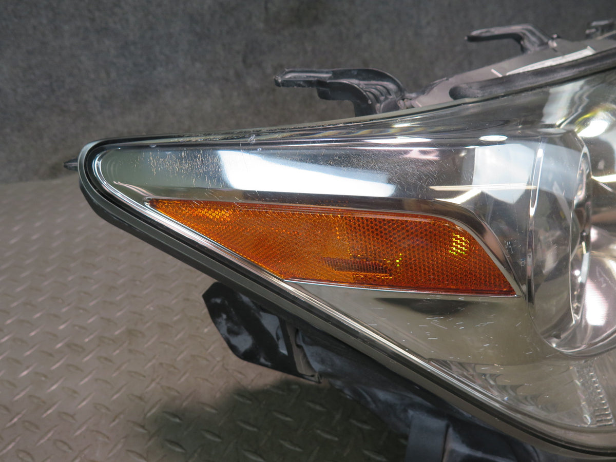 08-10 Lexus J200 LX570 Front Right Xenon HID Headlight Lamp