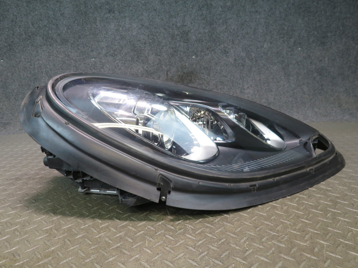 2015-2018 Porsche Macan Front Right Side Xenon Headlight Lamp W/ Ballast Damaged