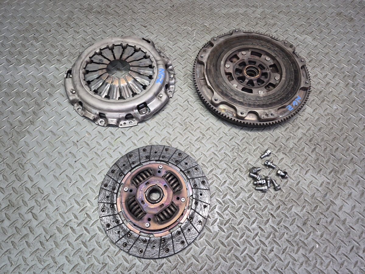 2006 Nissan Z33 350Z FS6R31A M/T Flywheel Pressure Plate Clutch KIT Set OEM