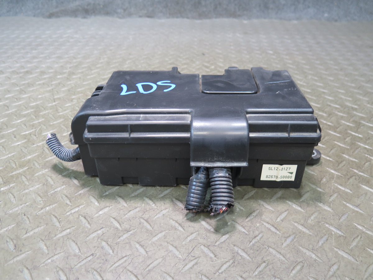 04-06 Lexus UCF30L LS430 Rear Trunk Junction Fuse Relay Box 82670-50080 OEM