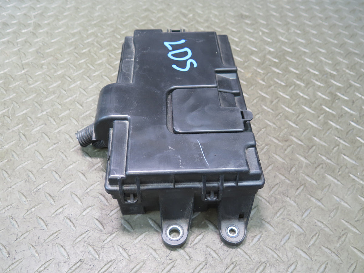 04-06 Lexus UCF30L LS430 Rear Trunk Junction Fuse Relay Box 82670-50080 OEM