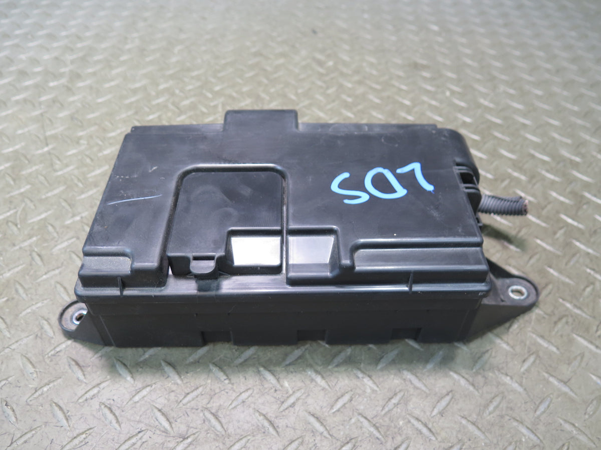 04-06 Lexus UCF30L LS430 Rear Trunk Junction Fuse Relay Box 82670-50080 OEM