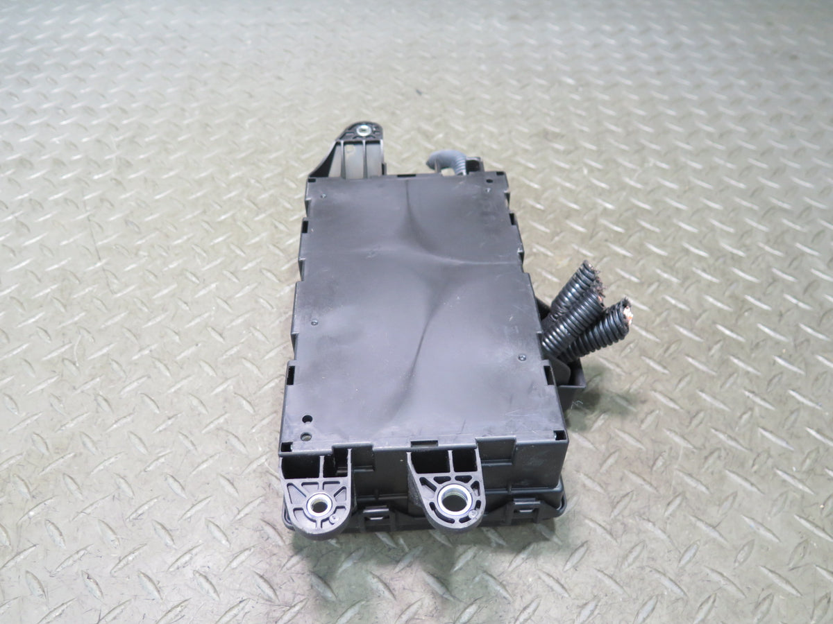 04-06 Lexus UCF30L LS430 Rear Trunk Junction Fuse Relay Box 82670-50080 OEM