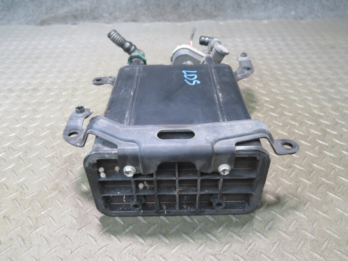 01-06 Lexus UCF30L LS430 Fuel Evap Vapor Charcoal Canister OEM