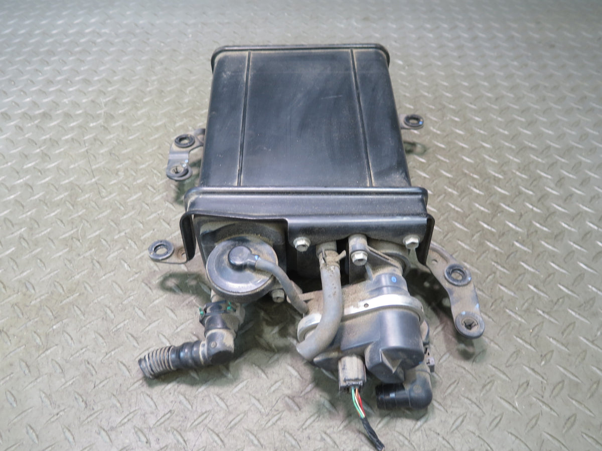 01-06 Lexus UCF30L LS430 Fuel Evap Vapor Charcoal Canister OEM