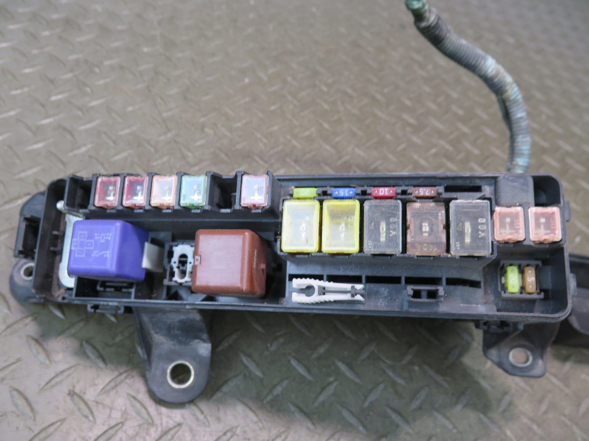 04-06 Lexus UCF30L LS430 Under Hood Junction Fuse Relay Box OEM