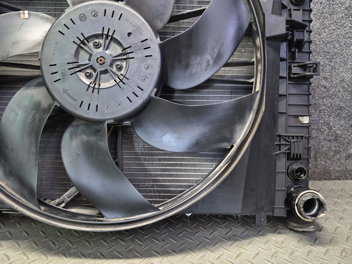 05-08 Mercedes R171 SLK350 Engine Radiator Cooling Fan Shroud w A/C Condenser