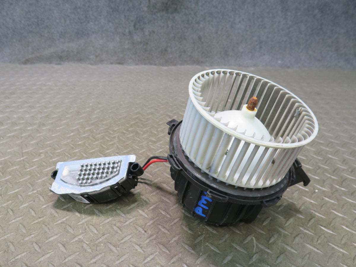 2015-2018 Porsche Macan A/C Heater Blower Motor Fan W/ Resistor
