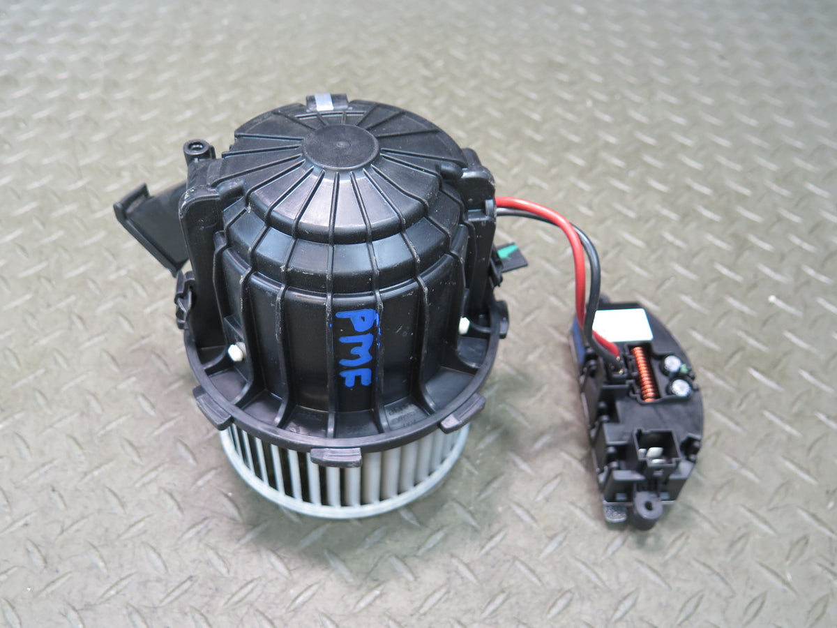 2015-2018 Porsche Macan A/C Heater Blower Motor Fan W/ Resistor