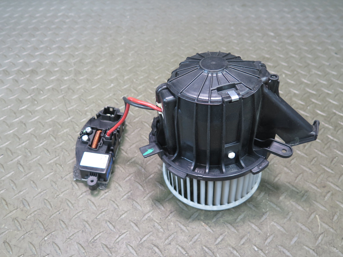 2015-2018 Porsche Macan A/C Heater Blower Motor Fan W/ Resistor