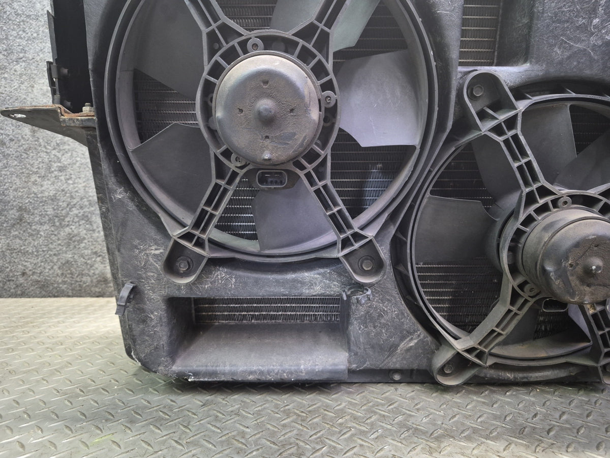 90-93 Chevy Corvette C4 A/T Engine Radiator AC Condenser Fan Shroud Assy Damaged