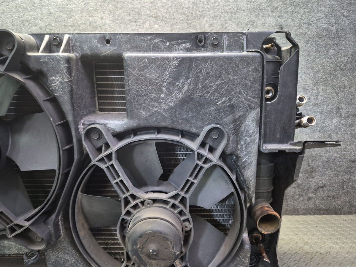 90-93 Chevy Corvette C4 A/T Engine Radiator AC Condenser Fan Shroud Assy Damaged