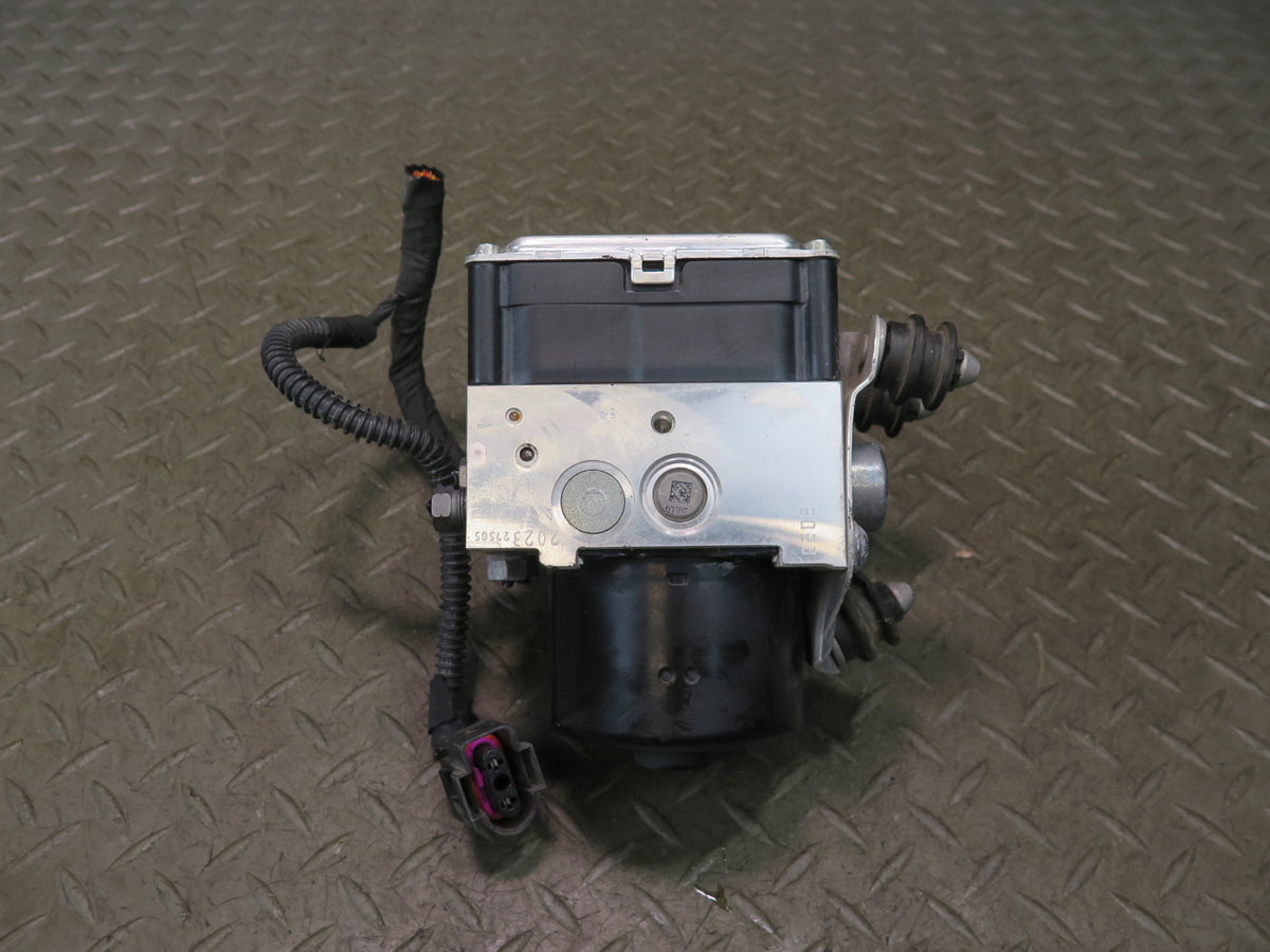 2015-2016 Porsche Macan Anti Lock Brake ABS Pump Module 95B907379F