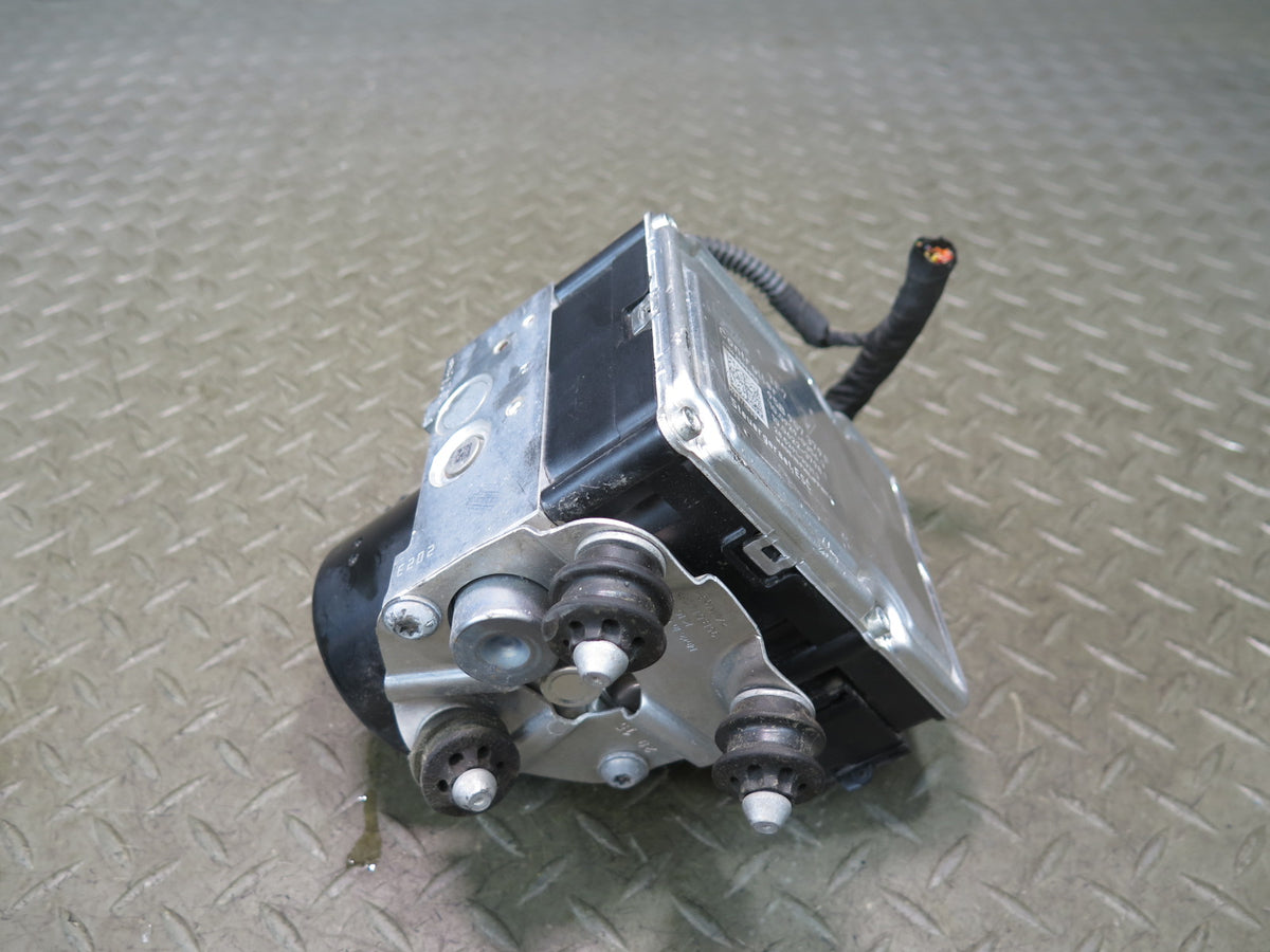 2015-2016 Porsche Macan Anti Lock Brake ABS Pump Module 95B907379F
