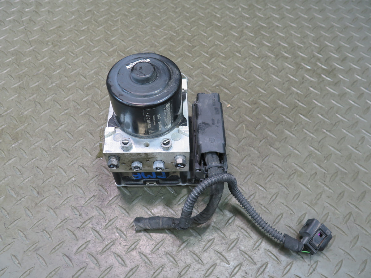 2015-2016 Porsche Macan Anti Lock Brake ABS Pump Module 95B907379F