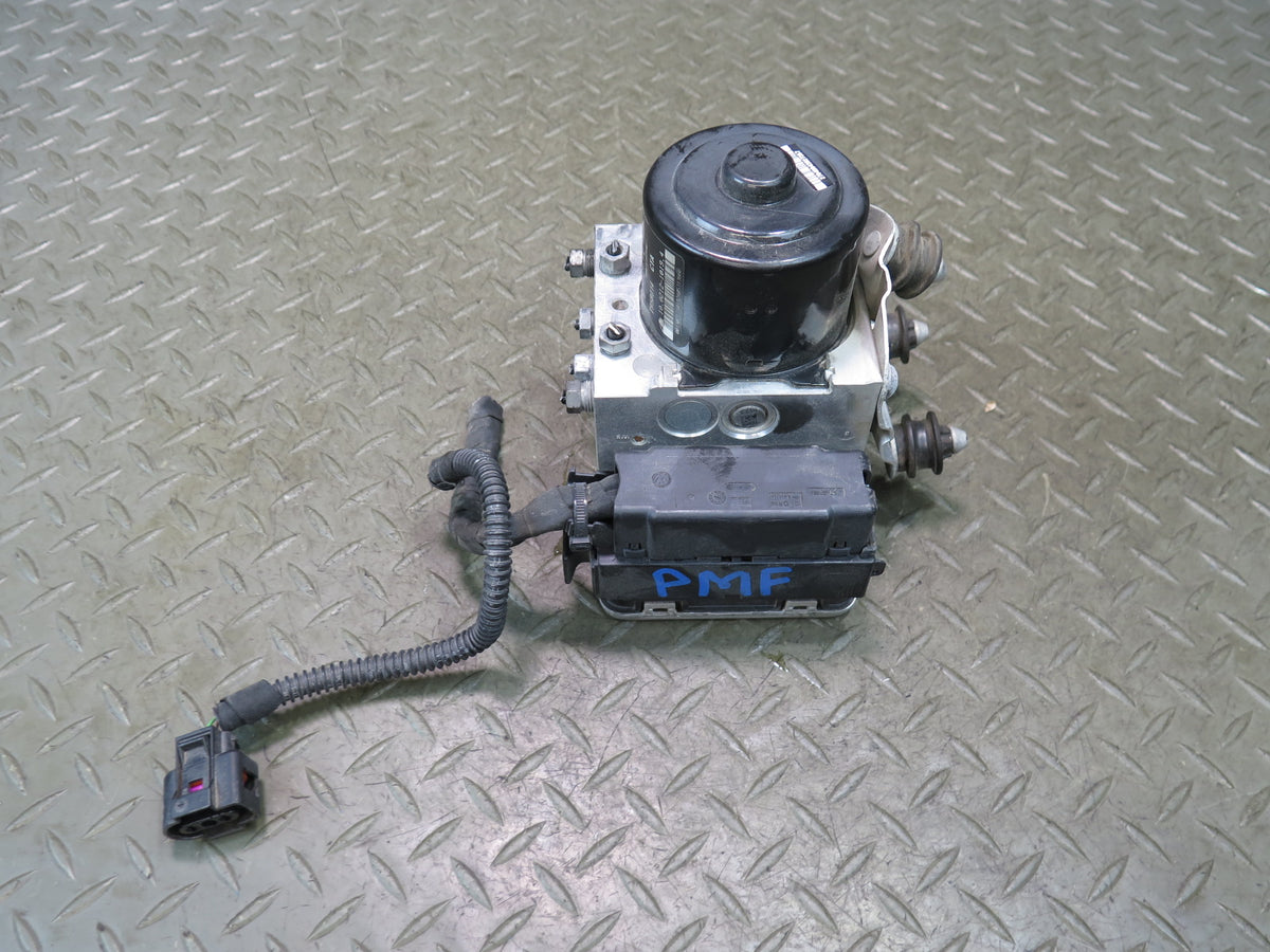 2015-2016 Porsche Macan Anti Lock Brake ABS Pump Module 95B907379F