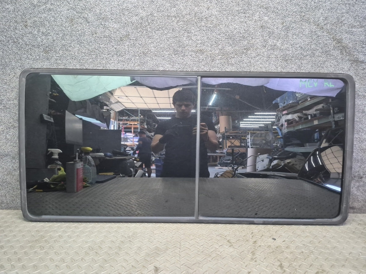 01-03 VW Eurovan T4 Center Middle Left Movable Glass Window OEM