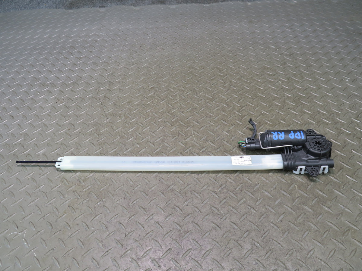 2010-2016 Porsche Panamera 970 Rear Right Door Window Sun Shade Motor