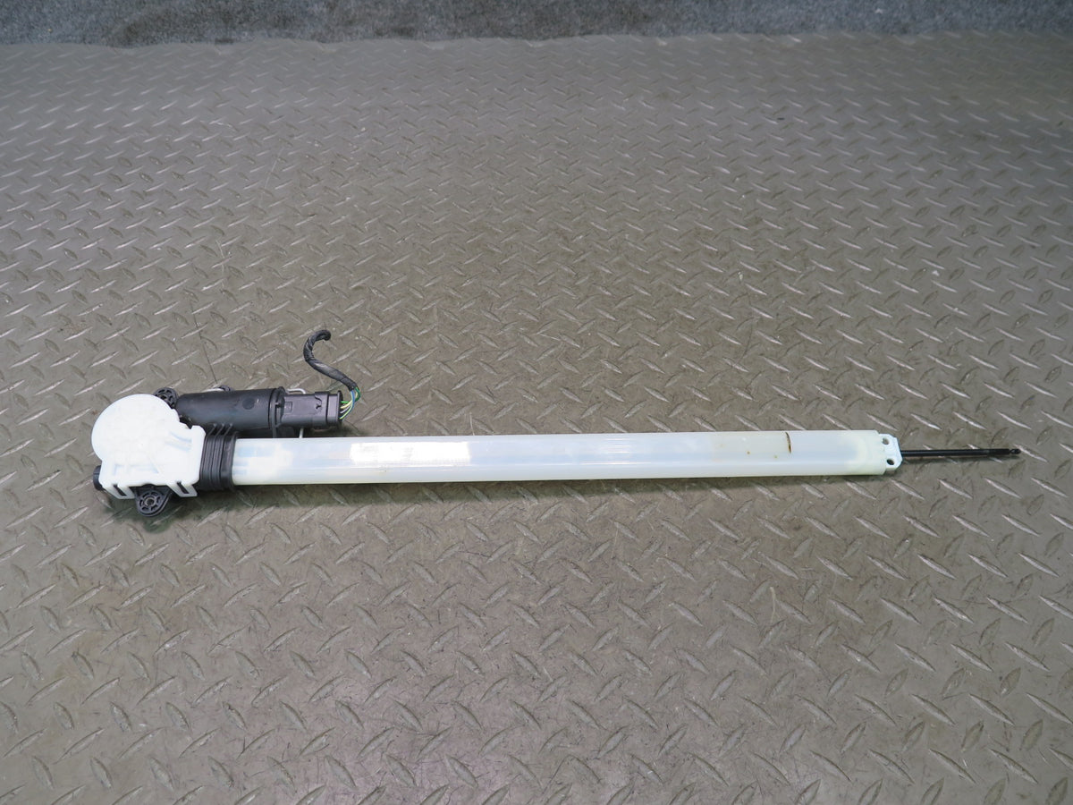 2010-2016 Porsche Panamera 970 Rear Right Door Window Sun Shade Motor