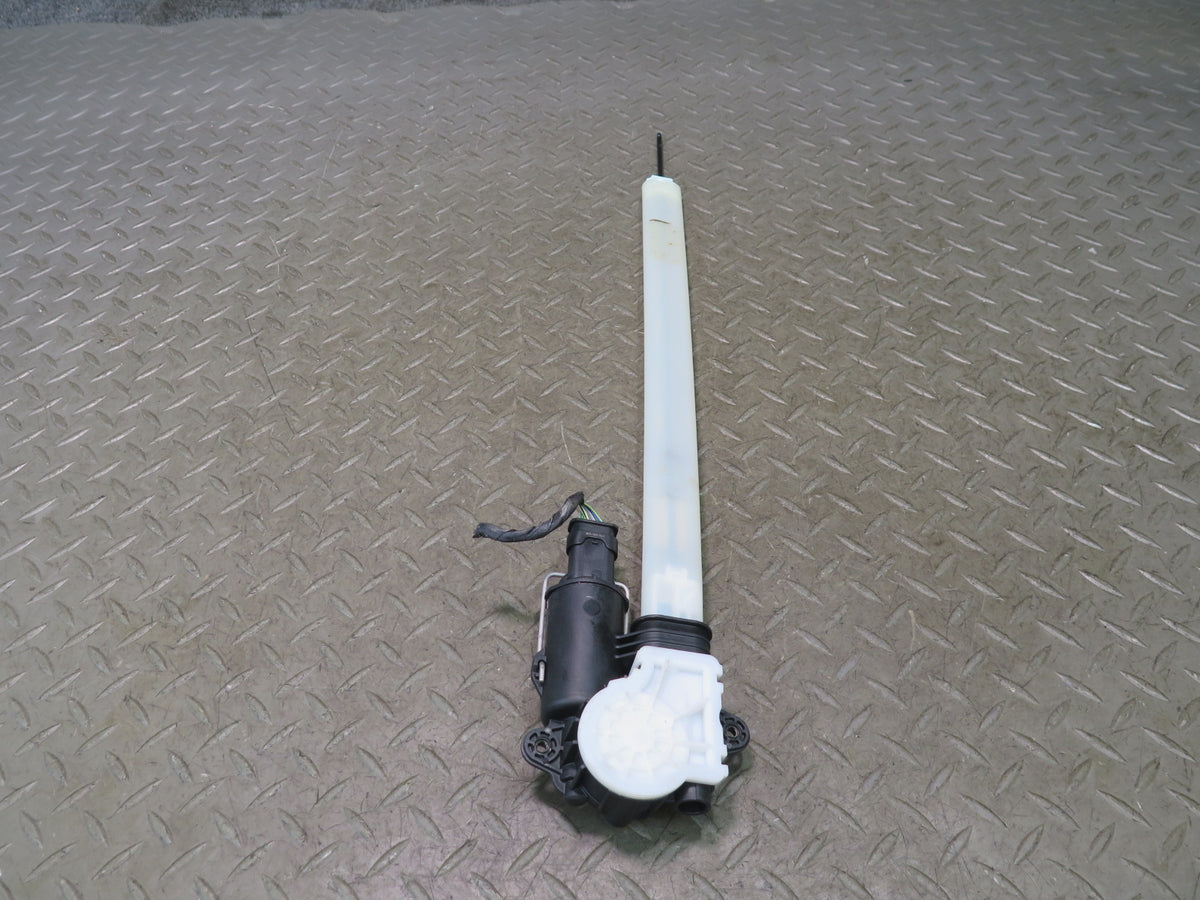 2010-2016 Porsche Panamera 970 Rear Right Door Window Sun Shade Motor