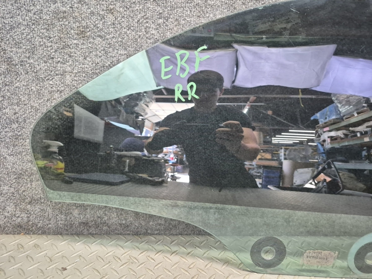 2015-2020 BMW F33 F83 M4 Convertible Rear Right Quarter Glass Window