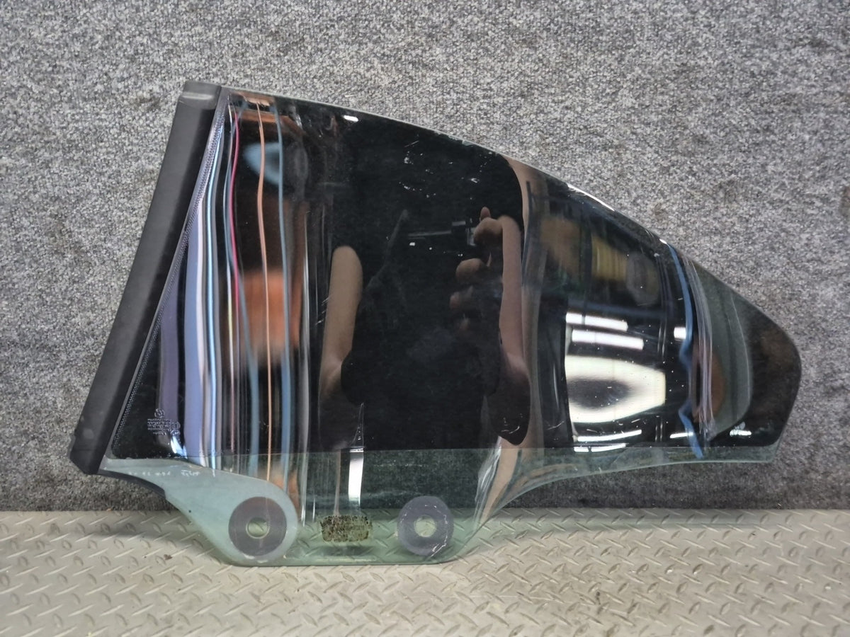 2015-2020 BMW F33 F83 M4 Convertible Rear Right Quarter Glass Window