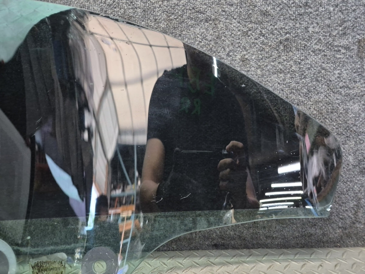 2015-2020 BMW F33 F83 M4 Convertible Rear Right Quarter Glass Window