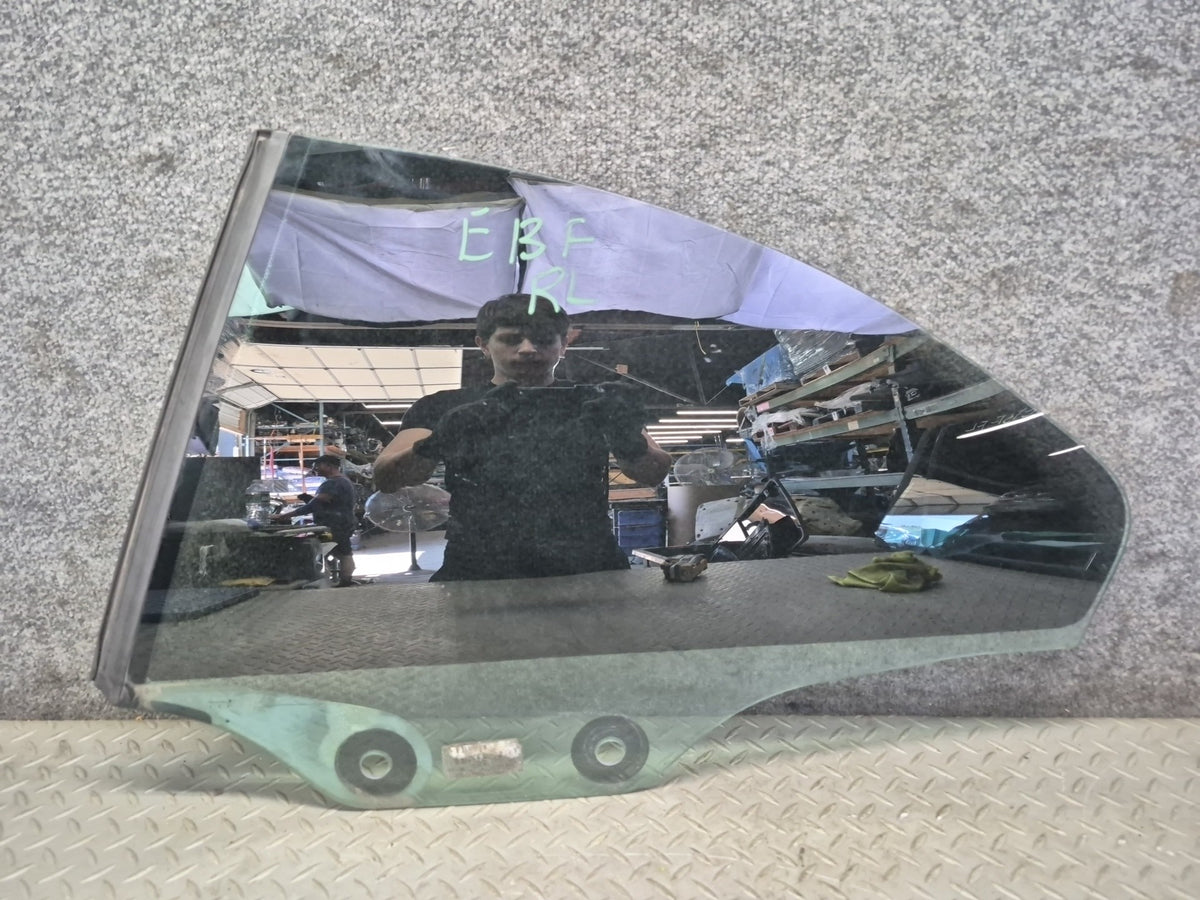 2015-2020 BMW F33 F83 M4 Convertible Rear Left Quarter Glass Window