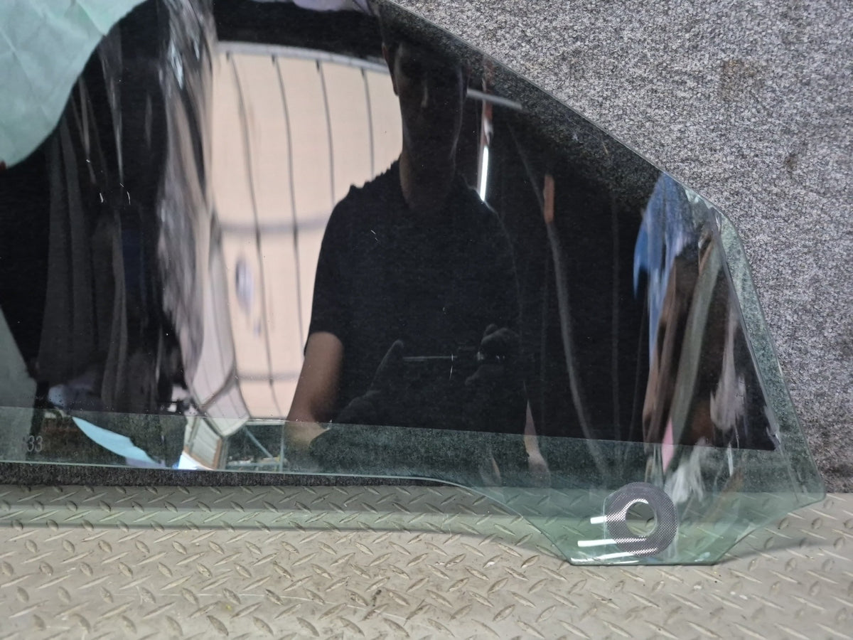 2015-2020 BMW F33 F83 M4 Convertible Left Driver Door Glass Window