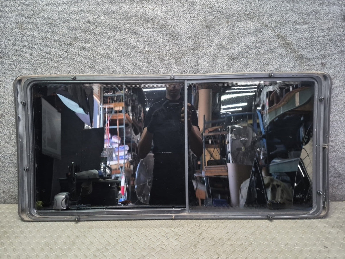 01-03 Volkswagen VW Eurovan T4 Center Right Movable Glass Window OEM