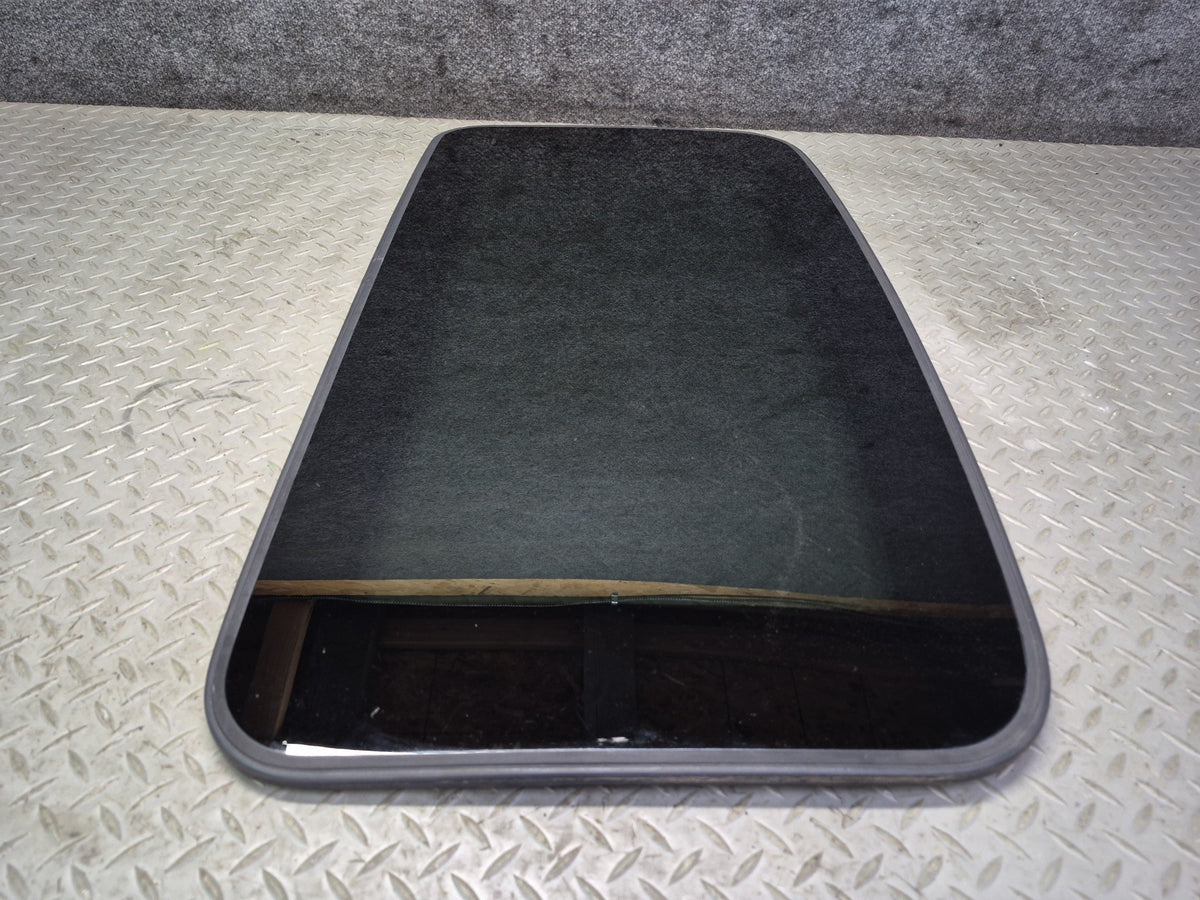 01-05 Lexus JCE10L IS300 Sunroof Moonroof Glass Window Panel OEM