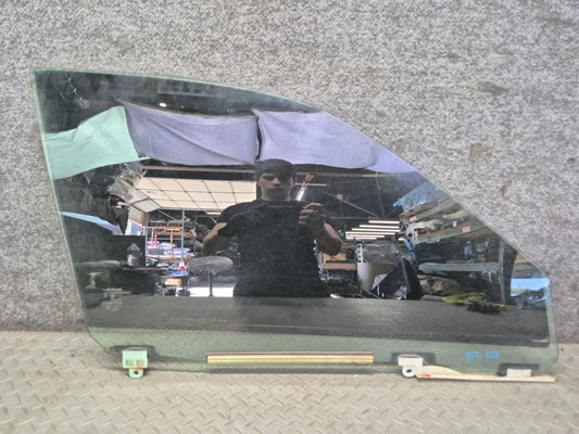 04-05 Lexus JCE10L IS300 Front Right Passenger Door Glass Window Tinted OEM