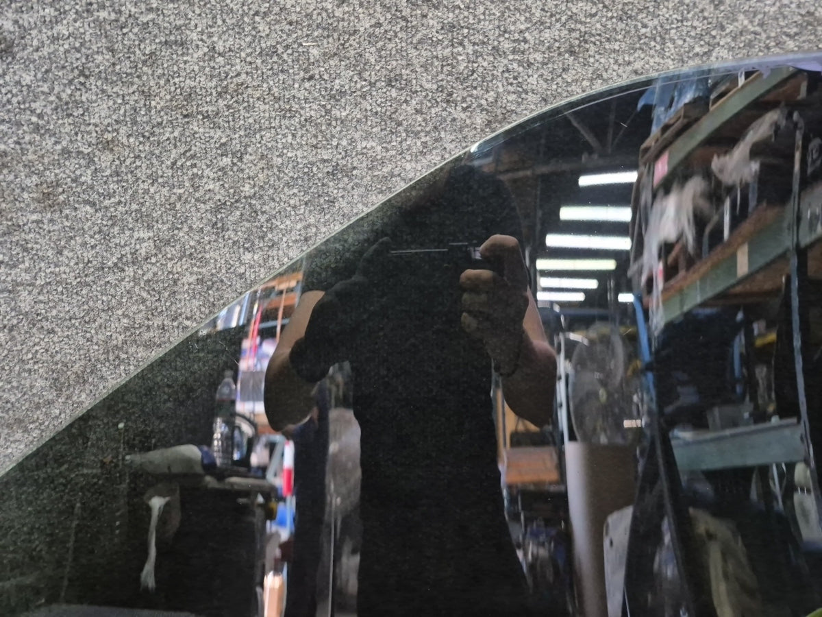 04-05 Lexus JCE10L IS300 Front Right Passenger Door Glass Window Tinted OEM