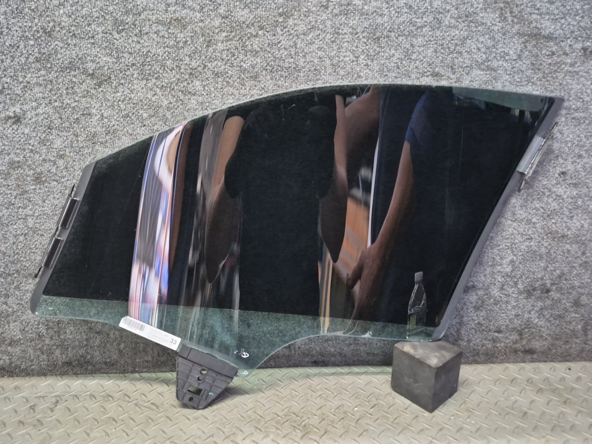 2010-2016 Porsche Panamera 970 Front Right Door Glass Window 97054251203