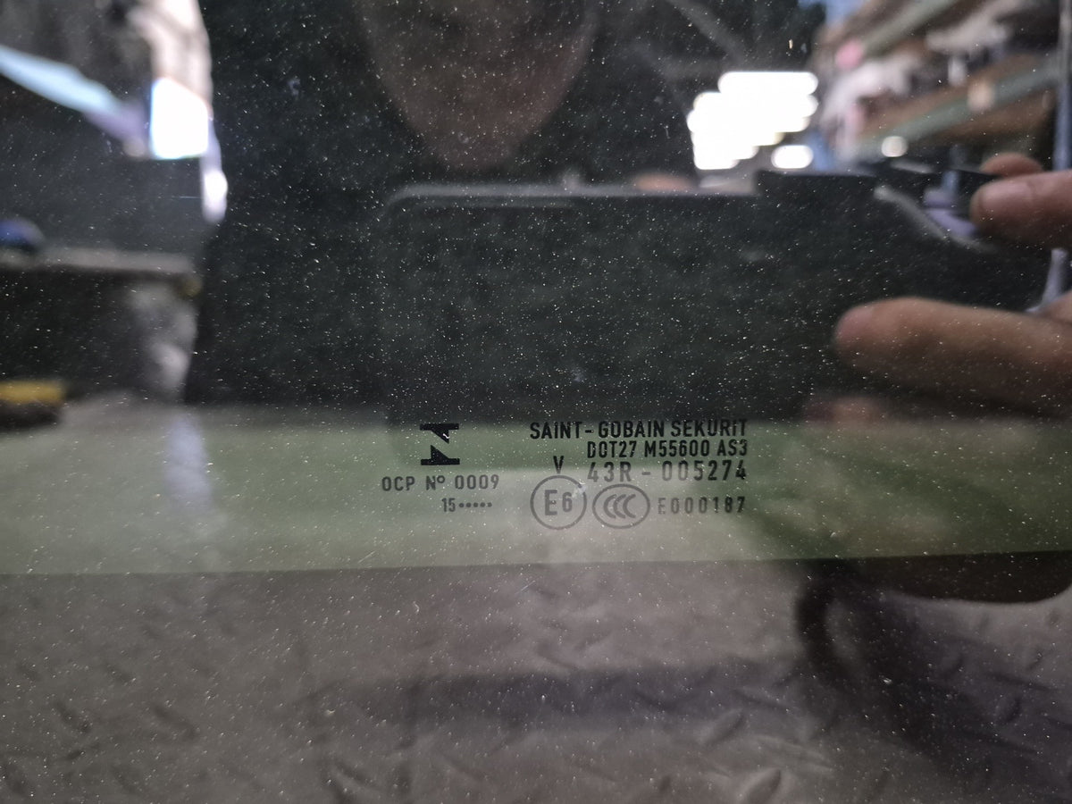 2015-2018 Porsche Macan Rear Panoramic Sunroof Glass Panel
