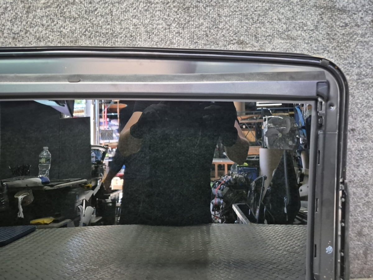 01-06 Lexus UCF30L LS430 Sunroof Moonroof Glass Window Panel OEM