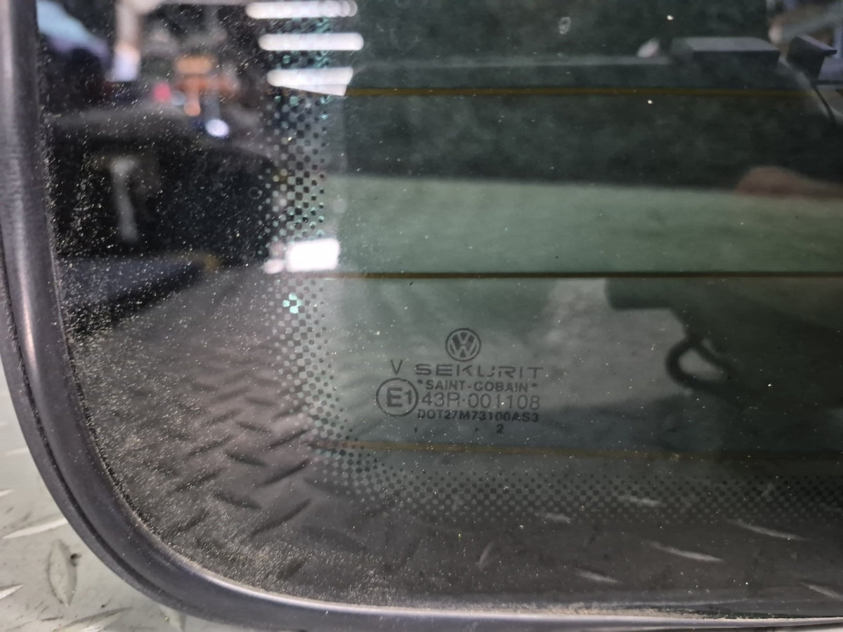 01-03 VW Eurovan T4 Rear Tailgate Heated Windshield Glass Window Defective