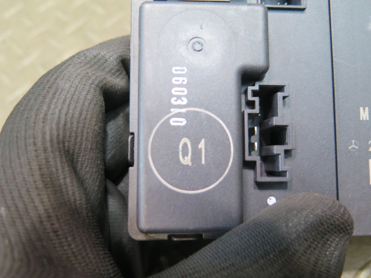 03-12 Mercedes R230 SL550 Front Right Door Control Module 2308205826 OEM