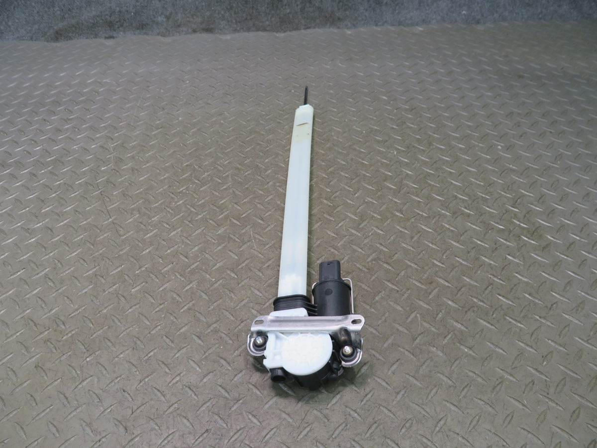 2010-2016 Porsche Panamera 970 Rear Left Door Window Sunshade Motor Assembly