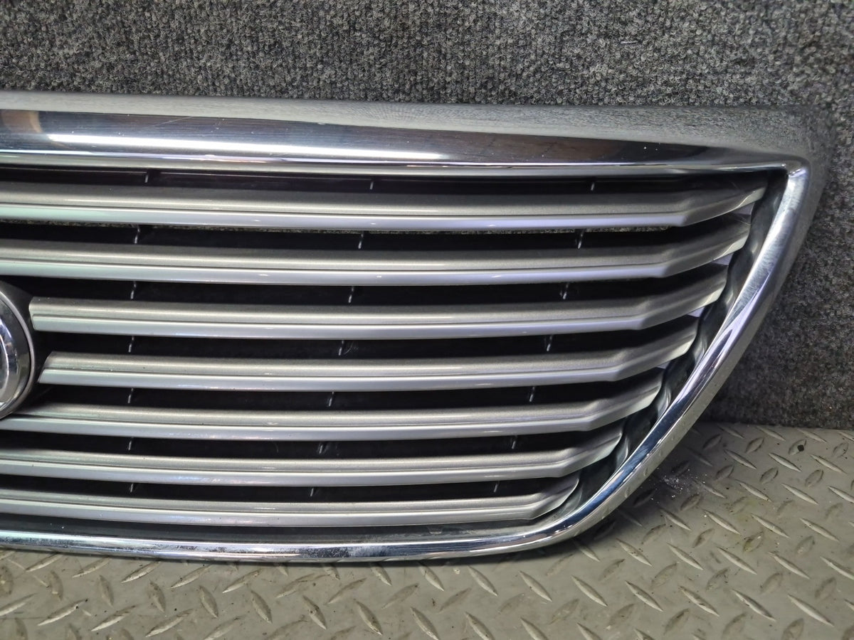 04-06 Lexus UCF30L LS430 Front Upper Hood Chrome Grille w Emblem OEM